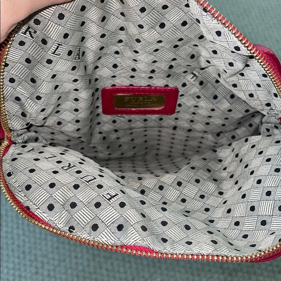 Furla Leather Vintage Shoulder Bag Fuschia - Picture 3 of 9